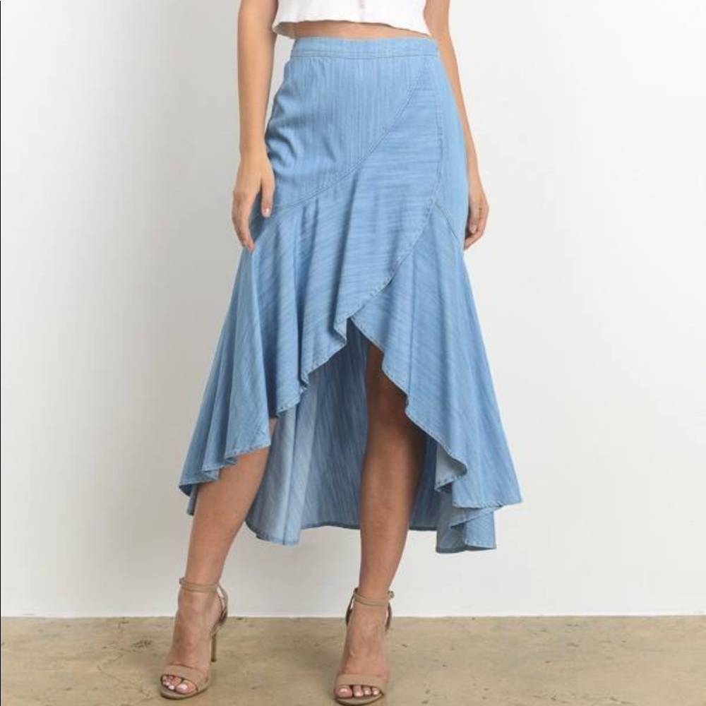 Single denim skirt
